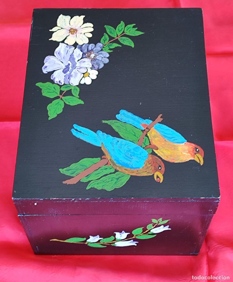 Artesan&iacute;a: GRAN CAJA DE MADERA PINTADA A MANO. - Foto 2