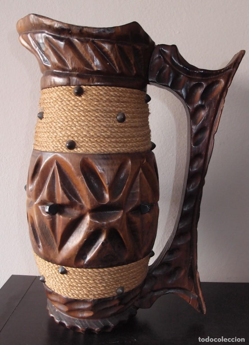 Artesan&iacute;a: Jarra de madera tallada - Foto 1