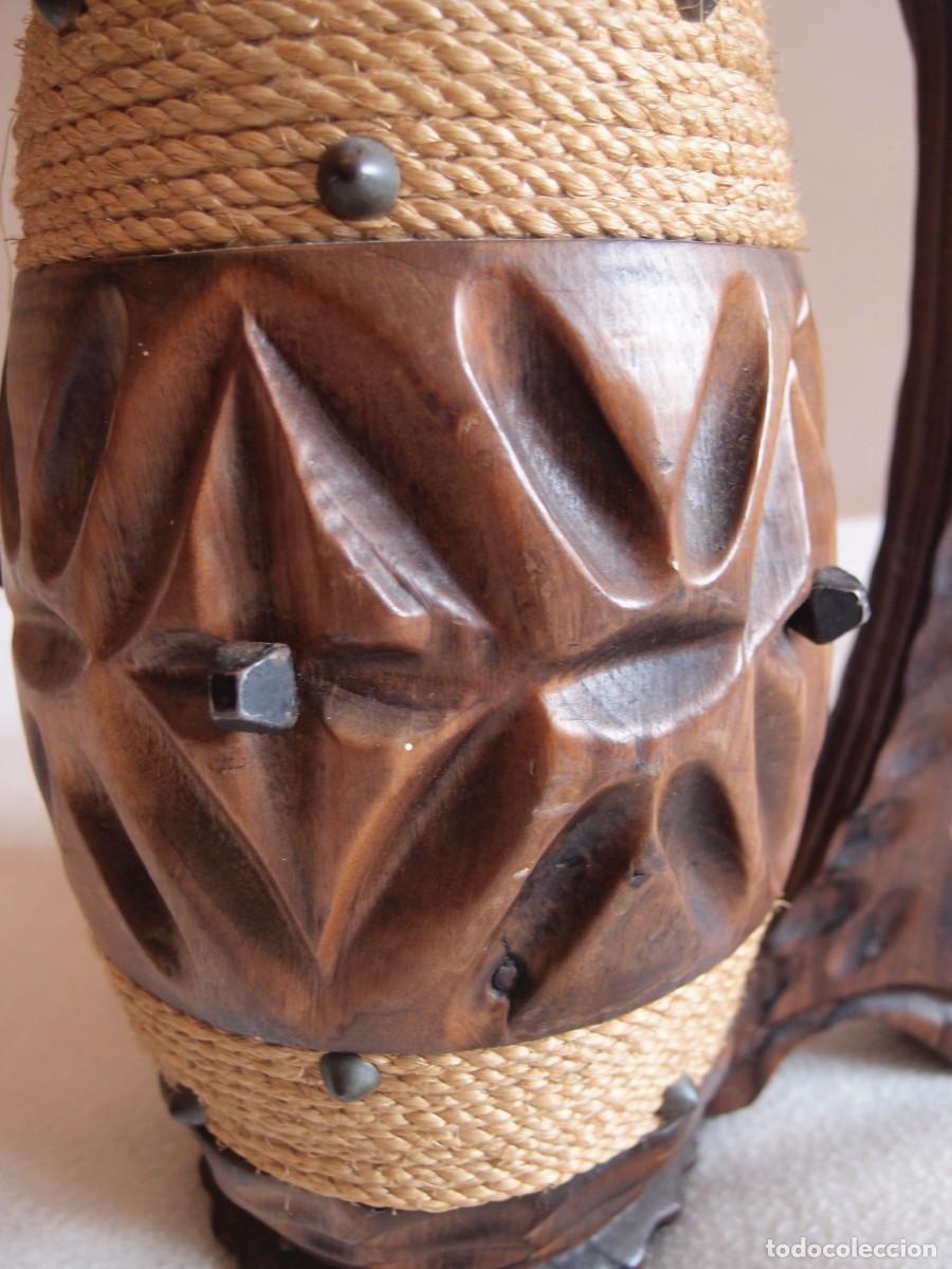 Artesan&iacute;a: Jarra de madera tallada - Foto 4