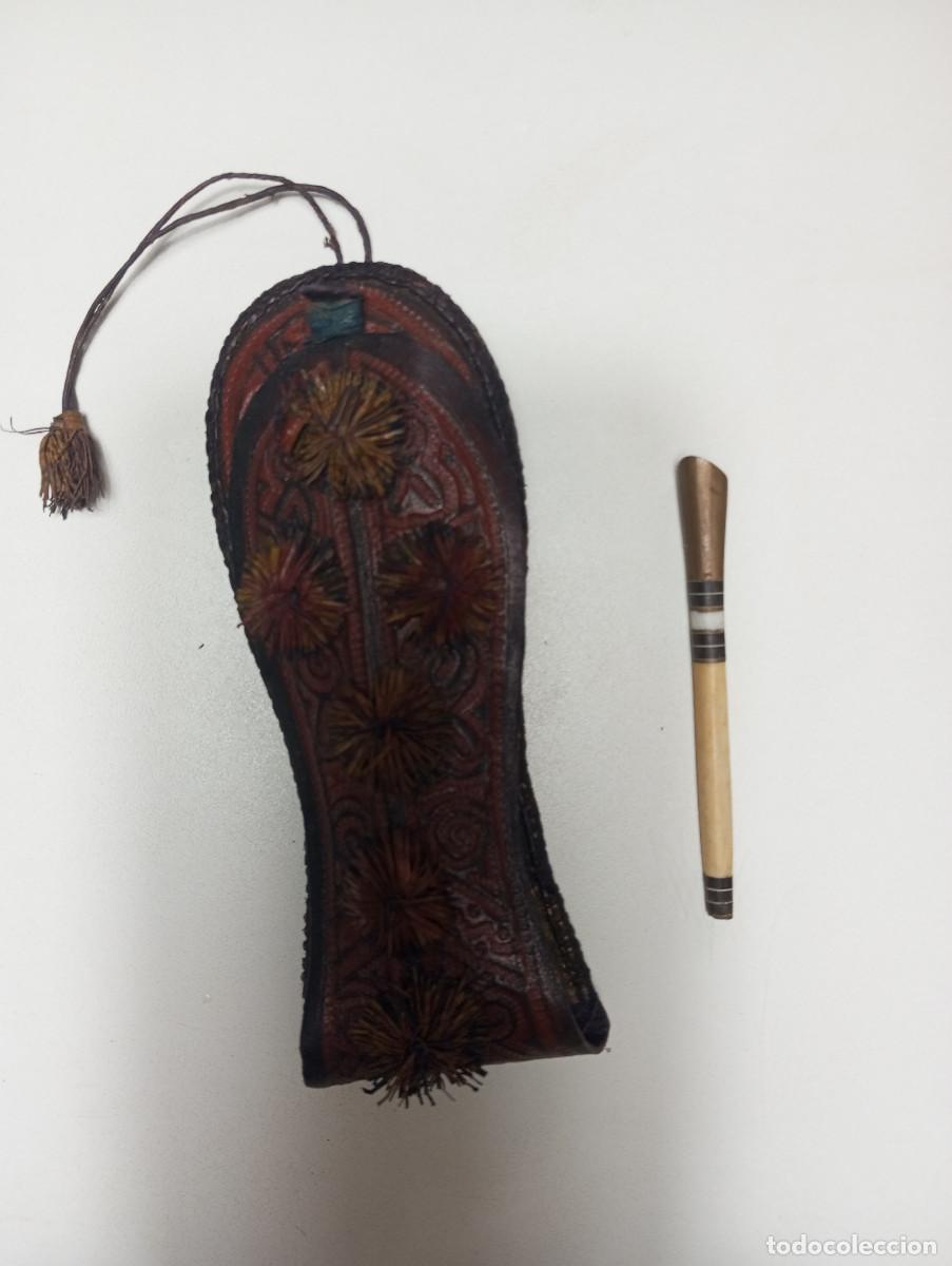 Artesan&iacute;a: bolsa de cuero para tabaco decorada con pipa - Foto 1