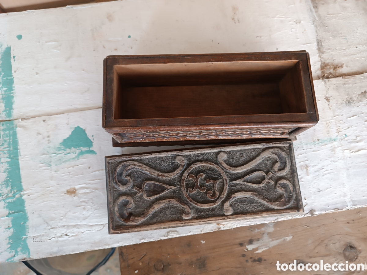 Artesan&iacute;a: Caja madera labrada con iniciales - Foto 3