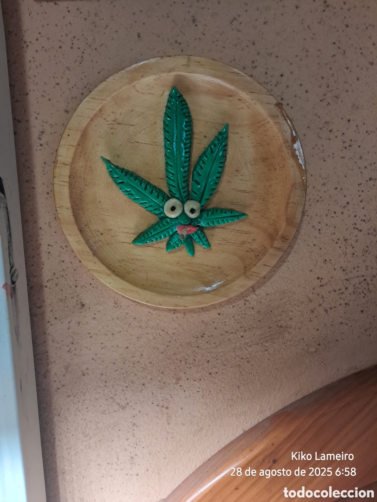 Artesan&iacute;a: Relieve hoja sobre plato de madera 20cm - Foto 3