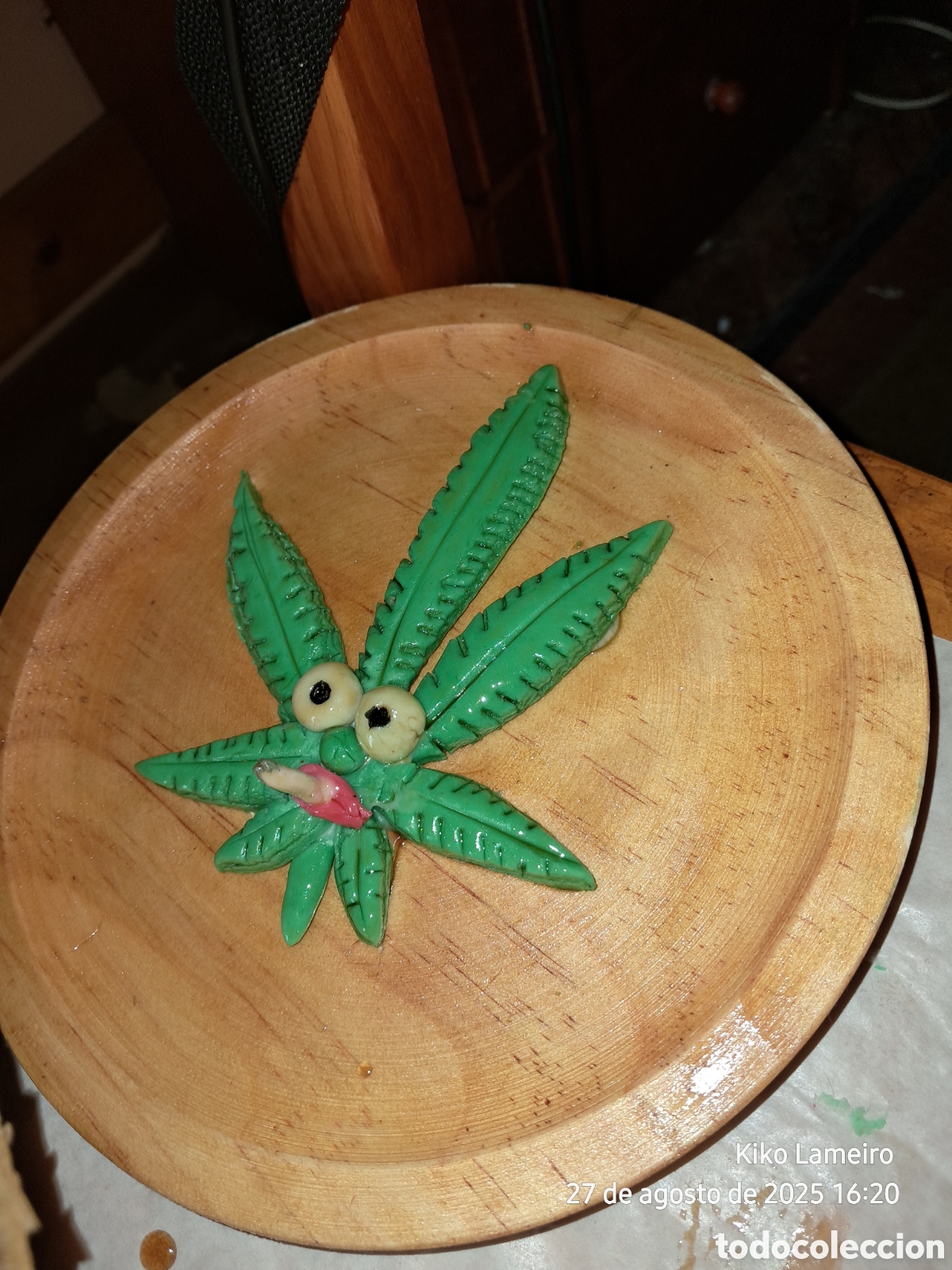 Artesan&iacute;a: Relieve hoja sobre plato de madera 20cm - Foto 4