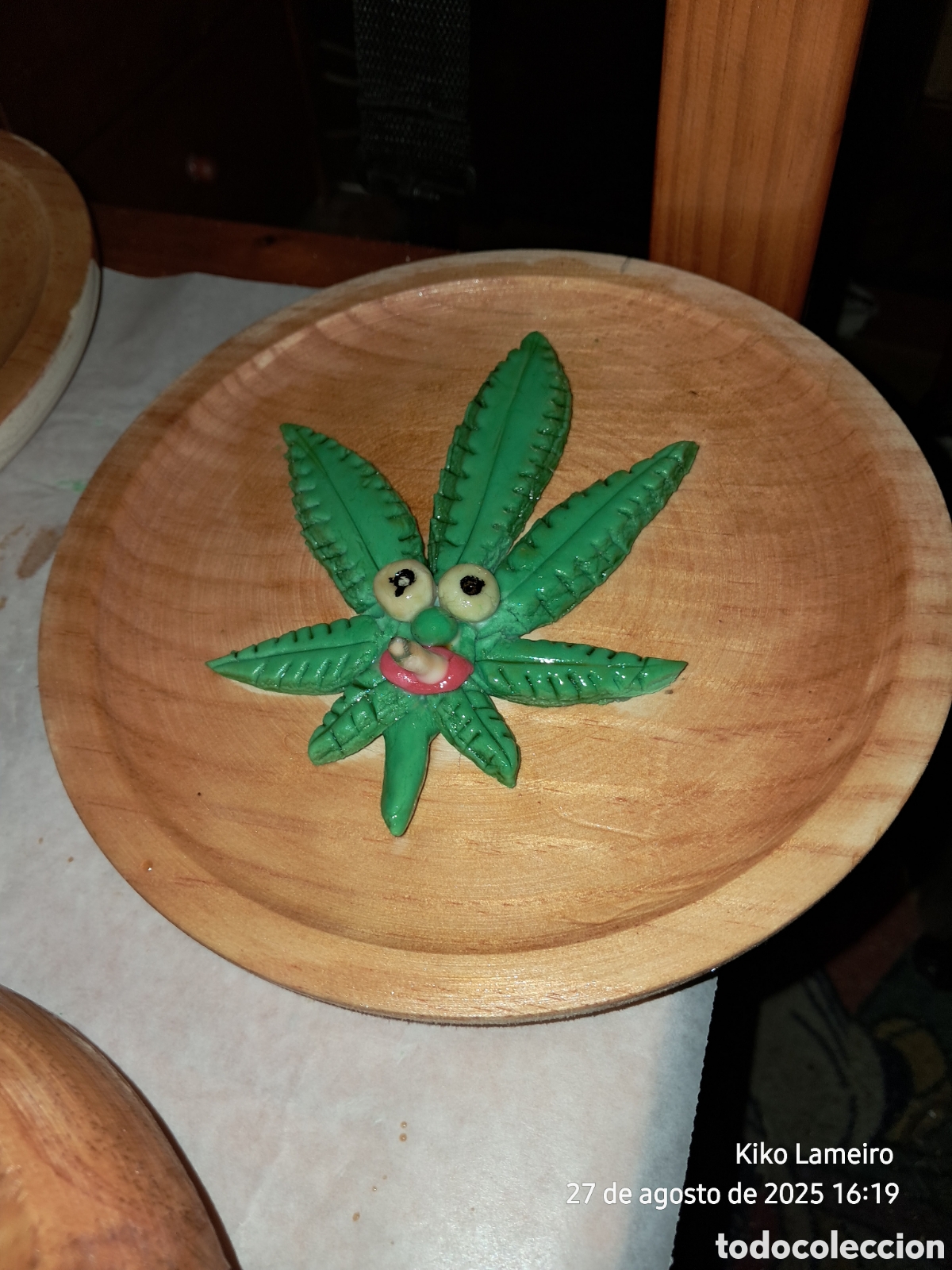 Artesan&iacute;a: Relieve hoja sobre plato de madera 20cm - Foto 5