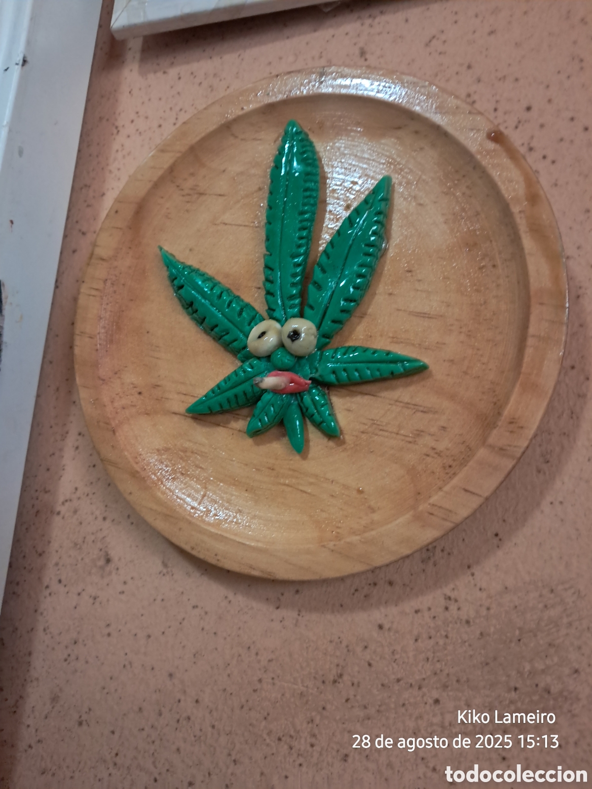 Artesan&iacute;a: Relieve hoja sobre plato de madera 20cm - Foto 2