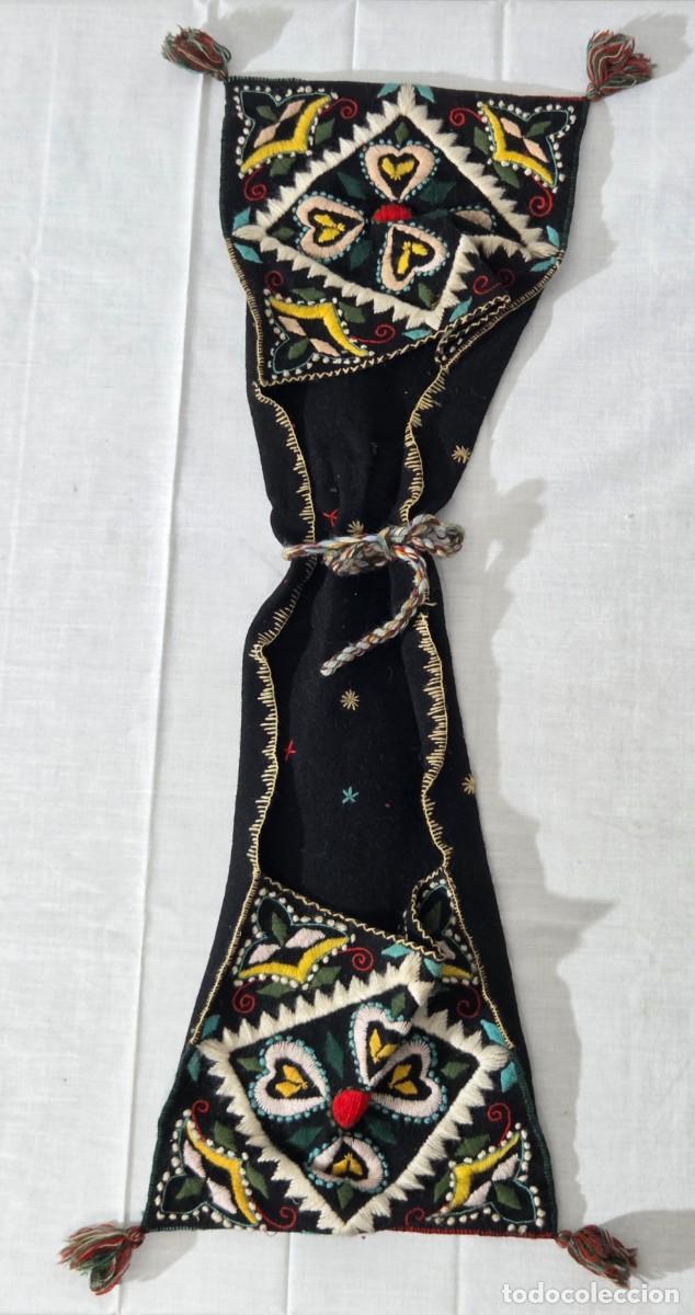 Artesan&iacute;a: Alforjas tradicionales bordadas en pa&ntilde;o - Foto 3