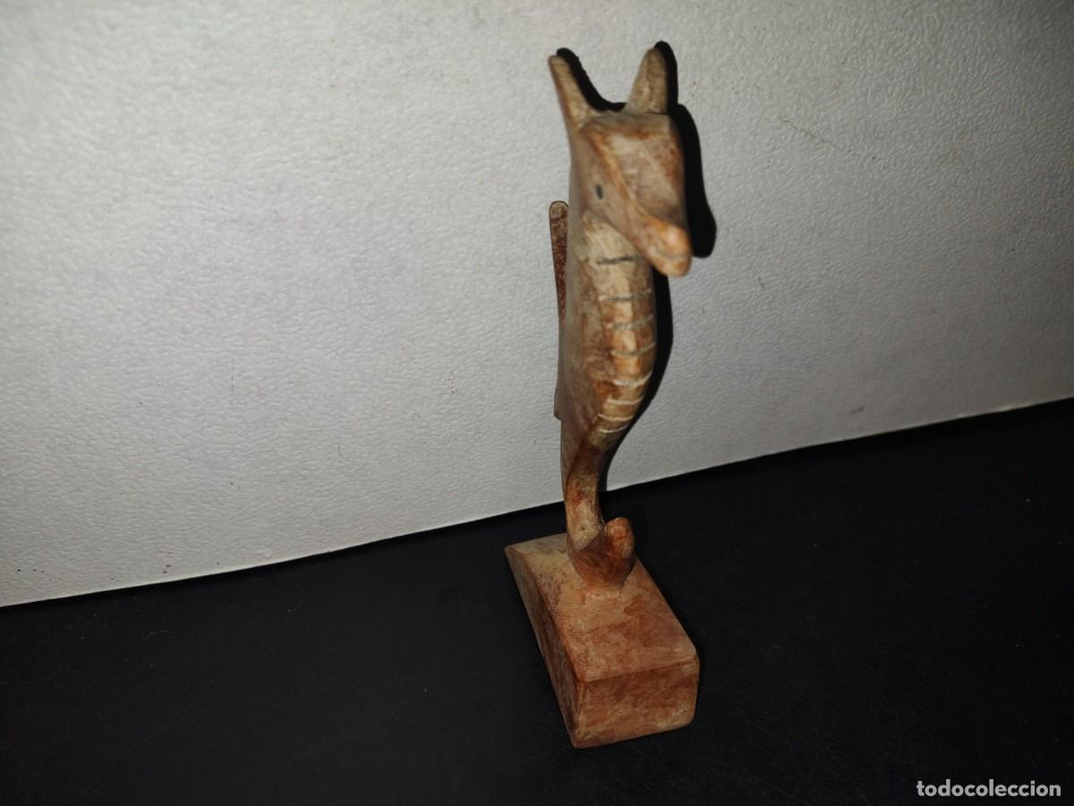 Artesan&iacute;a: A5- CABALLITO DE MAR DE MADERA - 90S - Foto 6