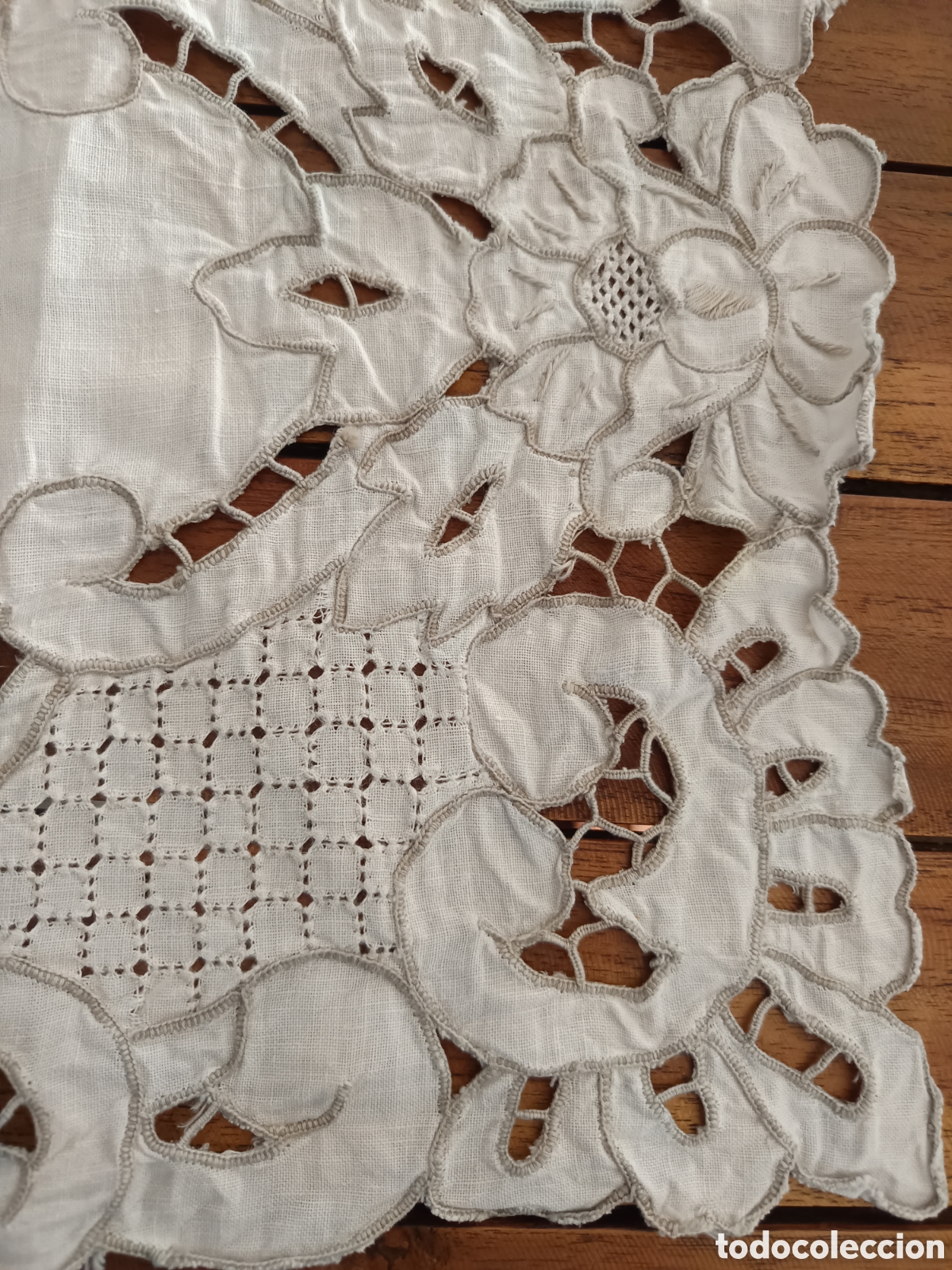 Artesan&iacute;a: Tapete bordado y calado - Foto 3