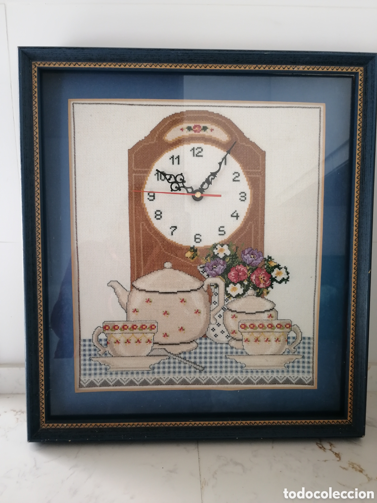 Artesan&iacute;a: Cuadro en punto de cruz, reloj - Foto 1