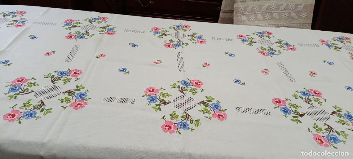 Artesan&iacute;a: Mantel de hilo bordado a mano - Foto 3
