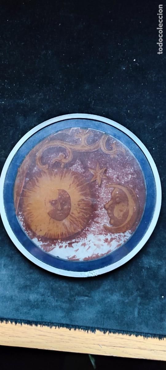 Artesan&iacute;a: Plato celestial en cristal pintado con el sol y la luna - Foto 2
