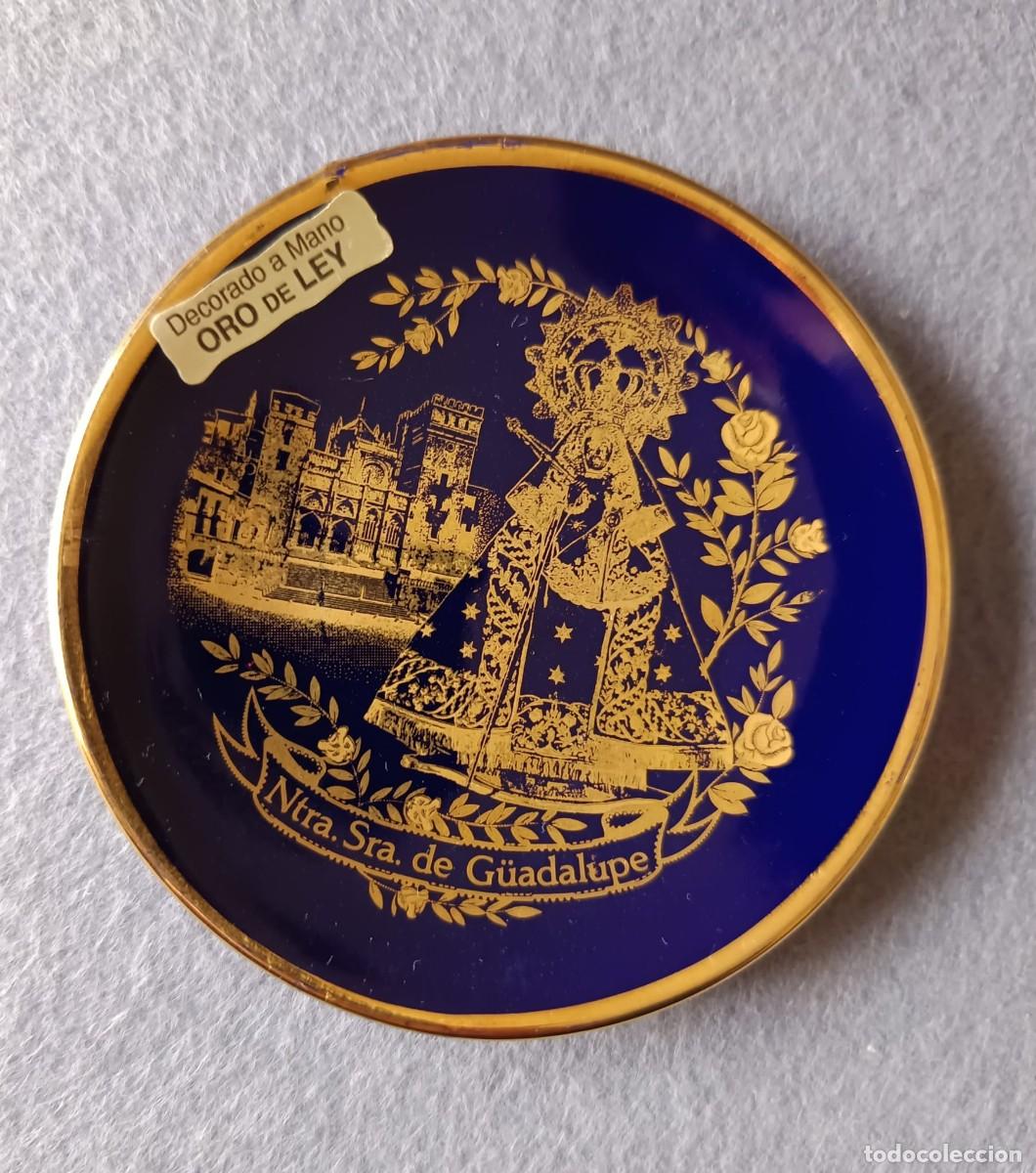 Artesan&iacute;a: Platito de Ntra. Sra. de Guadalupe. 8,5 cm. Oro de ley.A