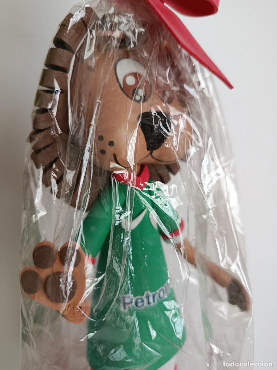 Artesan&iacute;a: FOFUCHO DEL LEON DEL ALTLHETIC CLUB DE BILBAO.CAMISETA DE PETRONOR.