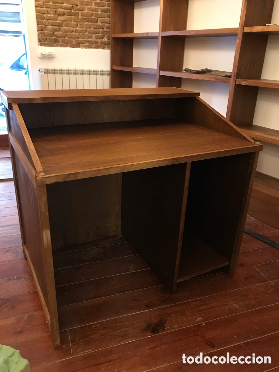 Artesan&iacute;a: Escritorio y expositor de pino macizo hecho a medida