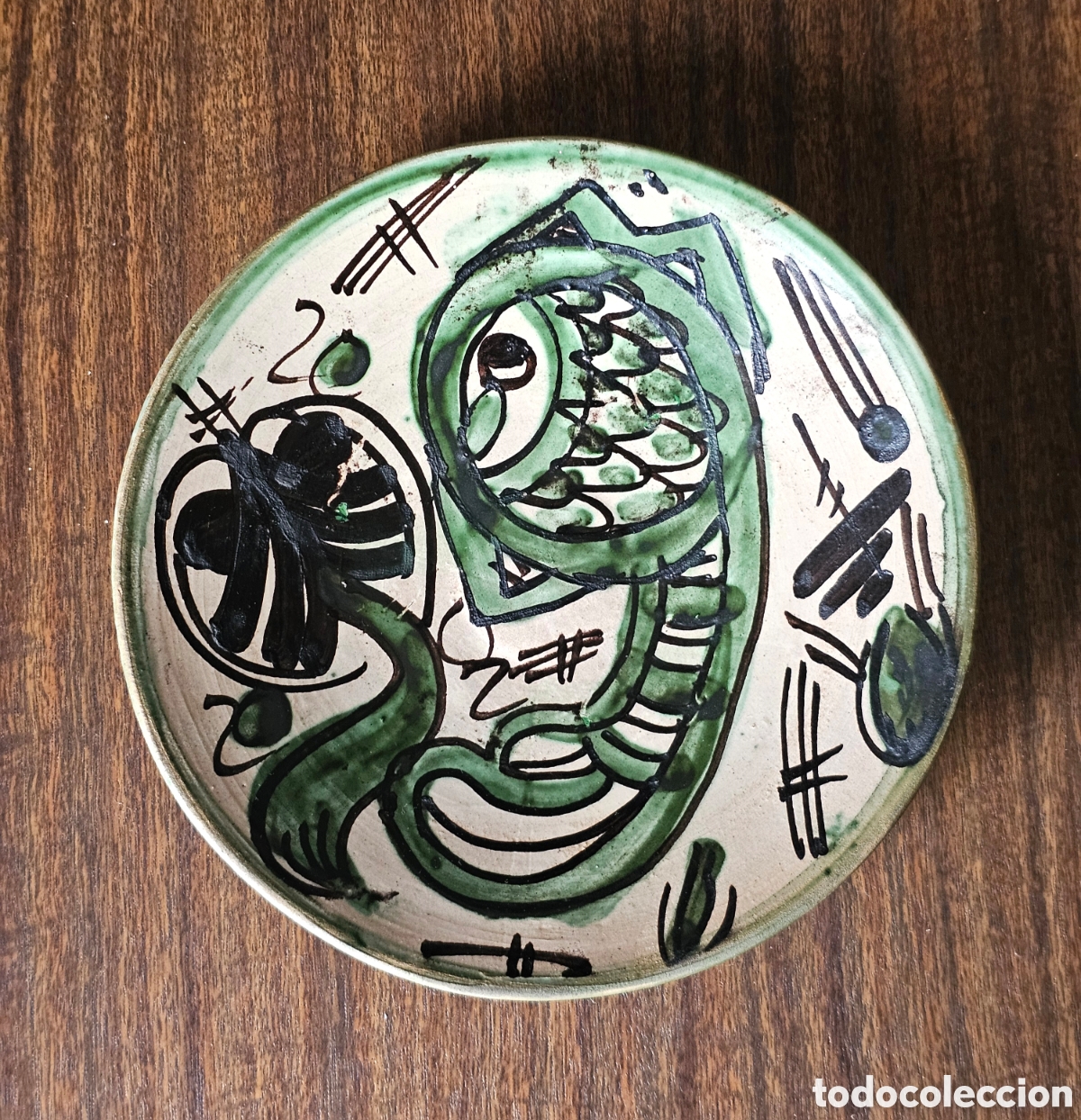 Artesan&iacute;a: Plato de cer&aacute;mica del taller de Punter