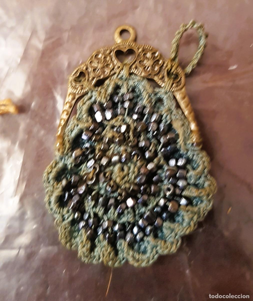 Artesan&iacute;a: MONEDERO MINIATURA VINTAGE DE CUENTAS