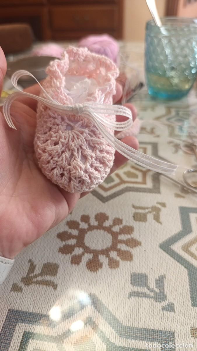 Artesan&iacute;a: Pelele de beb&eacute; con sandalias - Foto 2