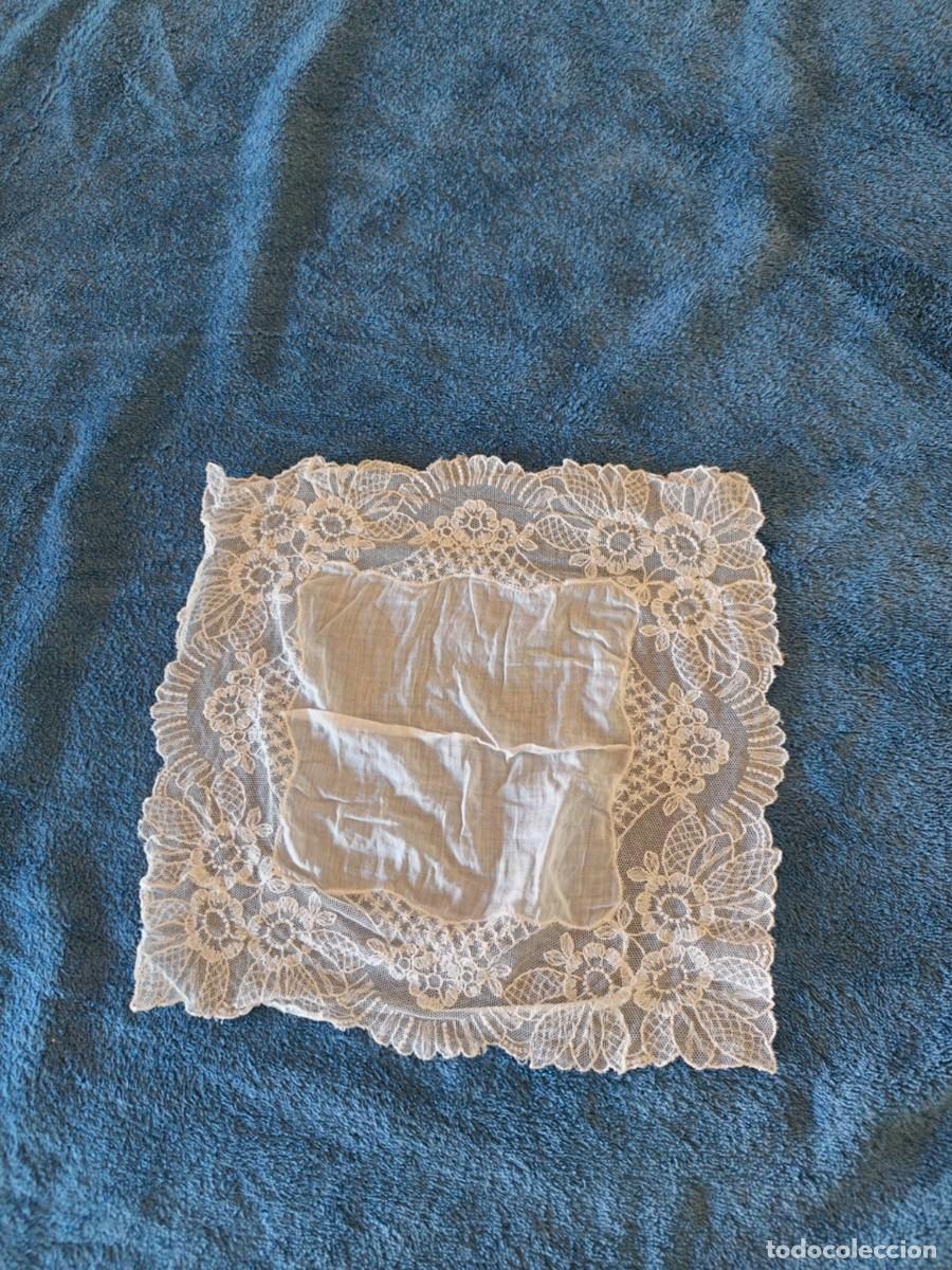 Artesan&iacute;a: Pa&ntilde;uelo de encaje en buen estado, se recomienda mirar vien las fotos.
