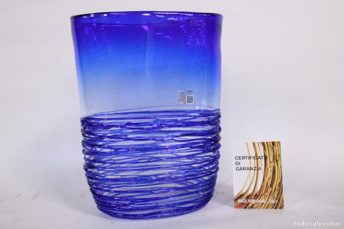 Artesan&iacute;a: Jarr&oacute;n azul de vidrio de Murano firmado por el artista Sergio Costantini con certificado.