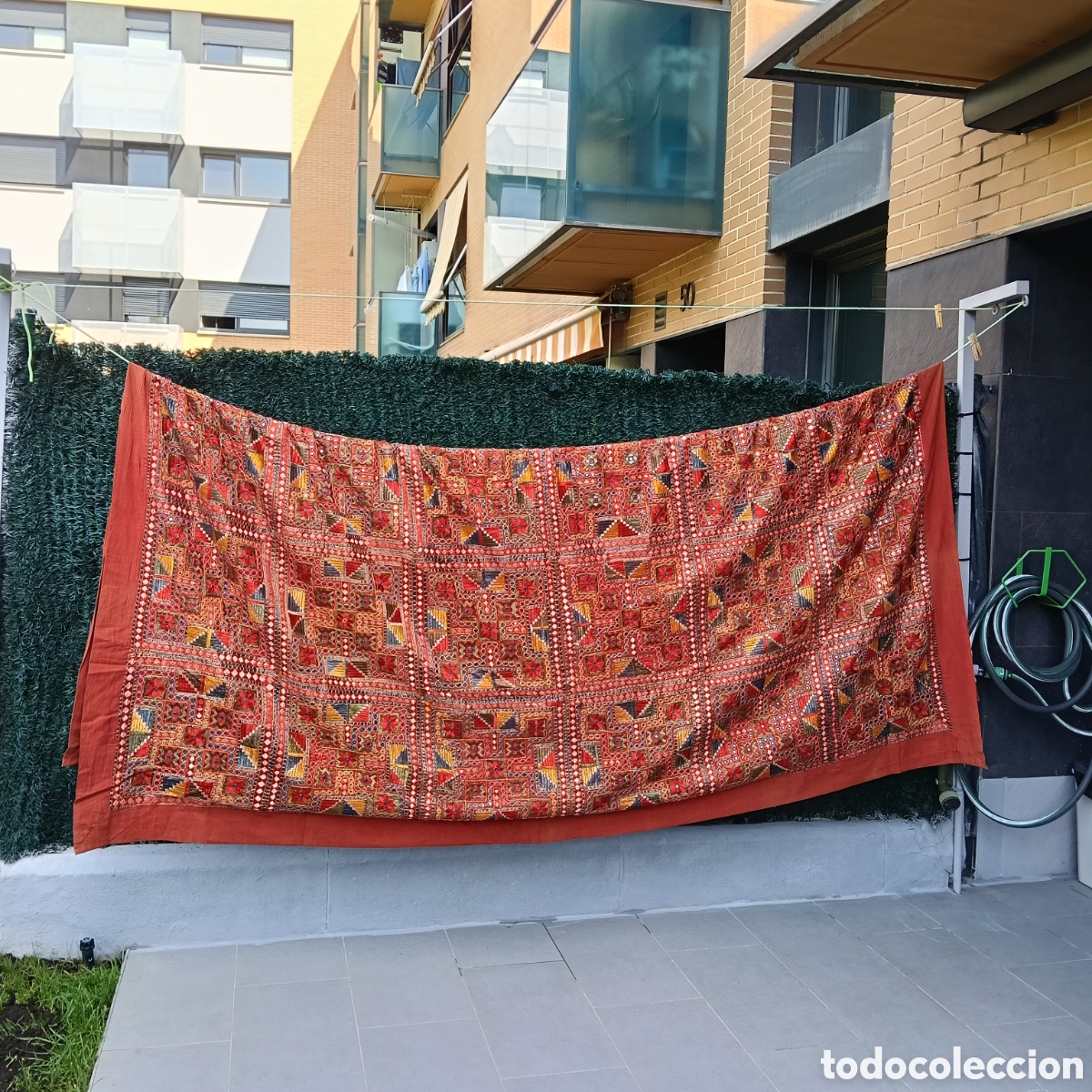 Artesan&iacute;a: Tapiz patchwork hecho a mano de la India.
