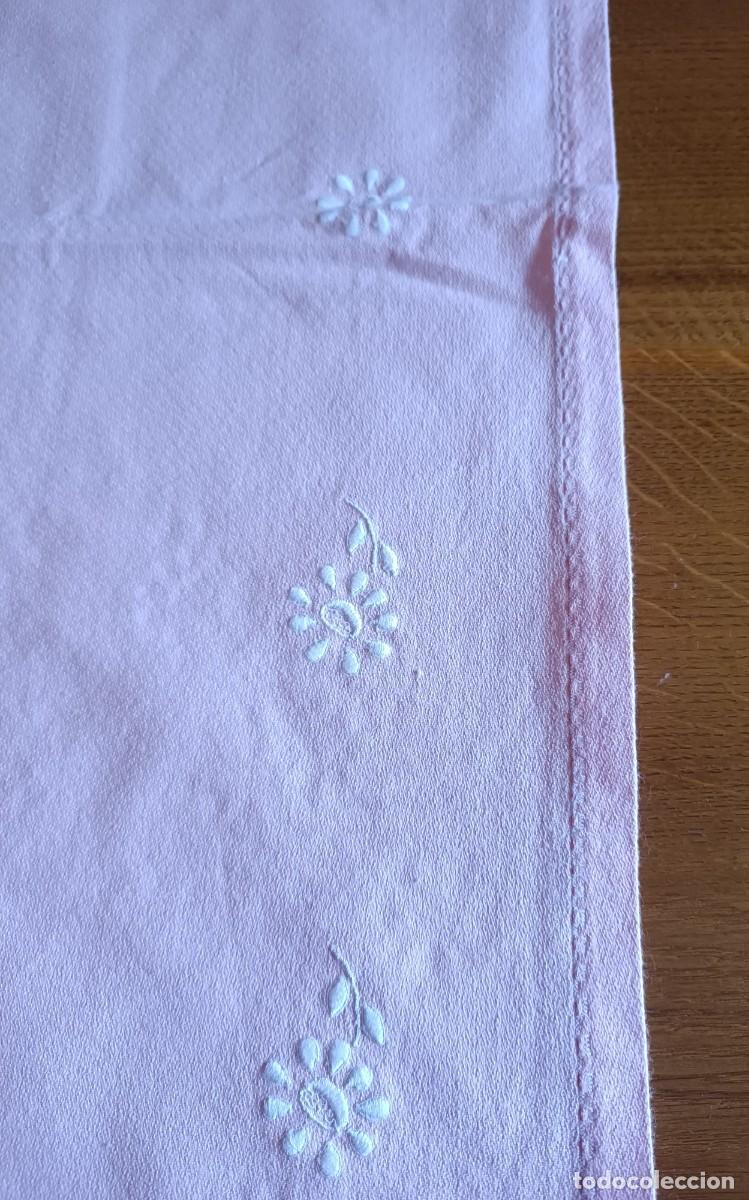 Artesan&iacute;a: Manteleria de crepe rosa - Foto 6