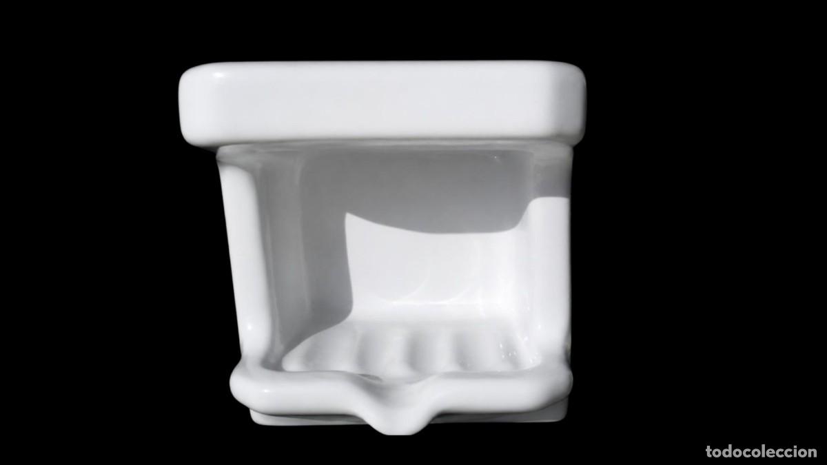 Artesan&iacute;a: JABONERA DE PARED EN PORCELANA VITRIFICADA BLANCA - A&Ntilde;OS 50-70 - PIEZA COLECCIONISTA