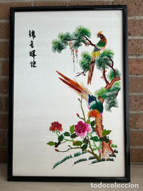 Artesan&iacute;a: BORDADO CHINO A MANO, SOBRE SEDA NATURAL,ENMARCADO