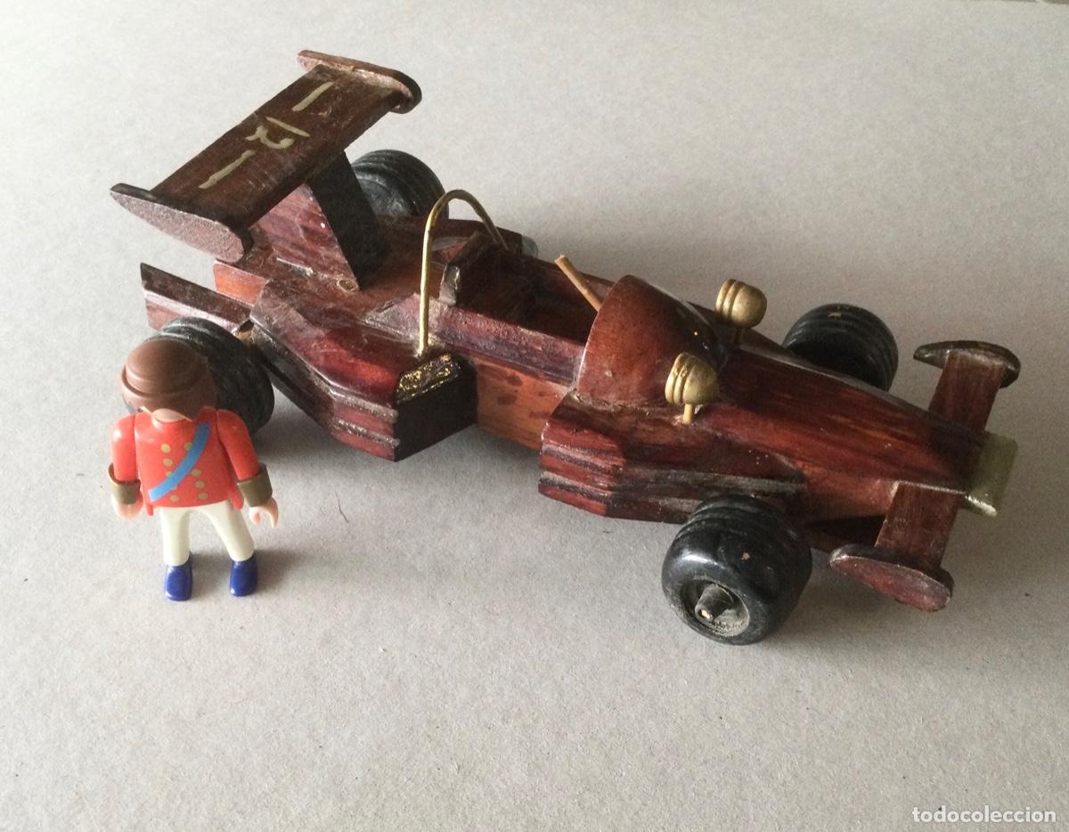 Artesan&iacute;a: Coche de carreras Formula en madera. - Foto 1