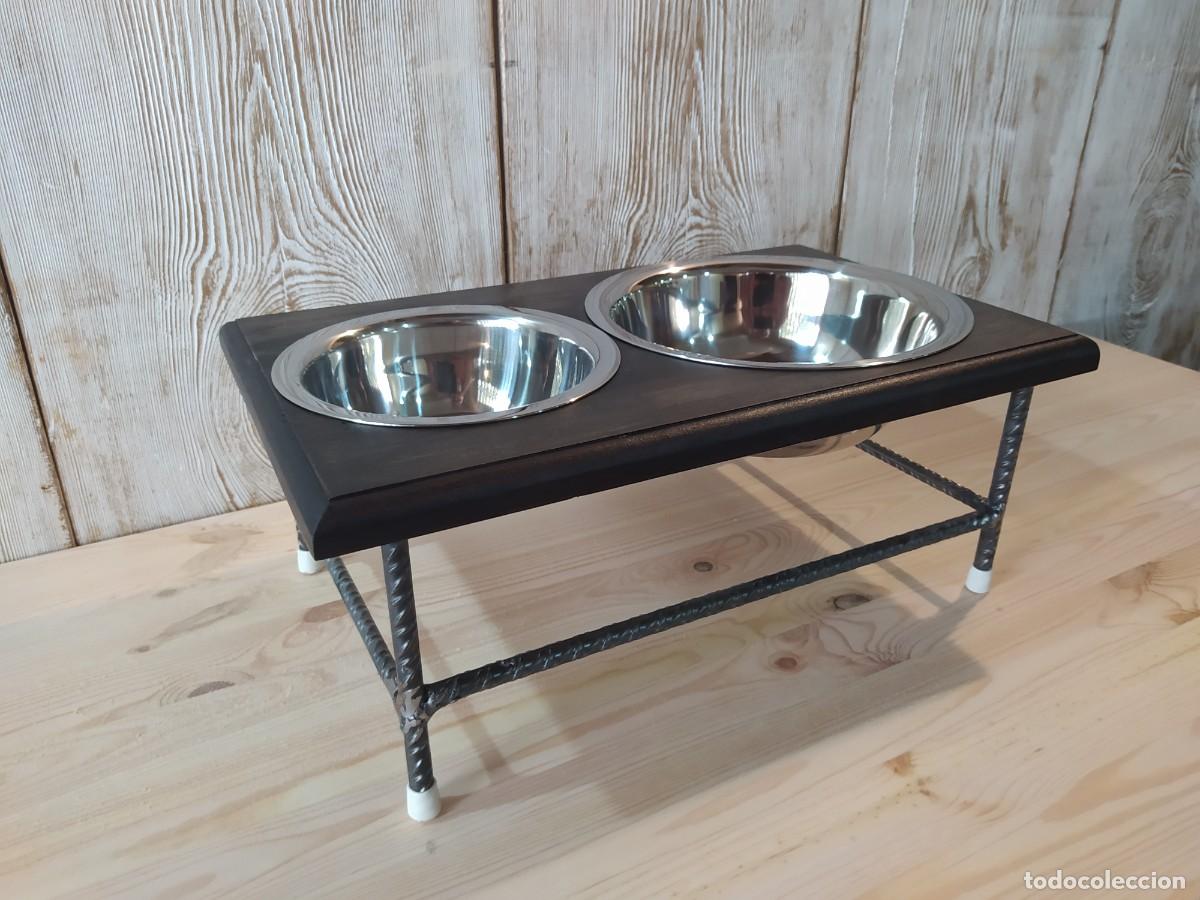 Artesan&iacute;a: Comedero Alto para Perros. Madera Oscura y Hierro. Dos Cuencos Acero Inox. Hecho a Mano