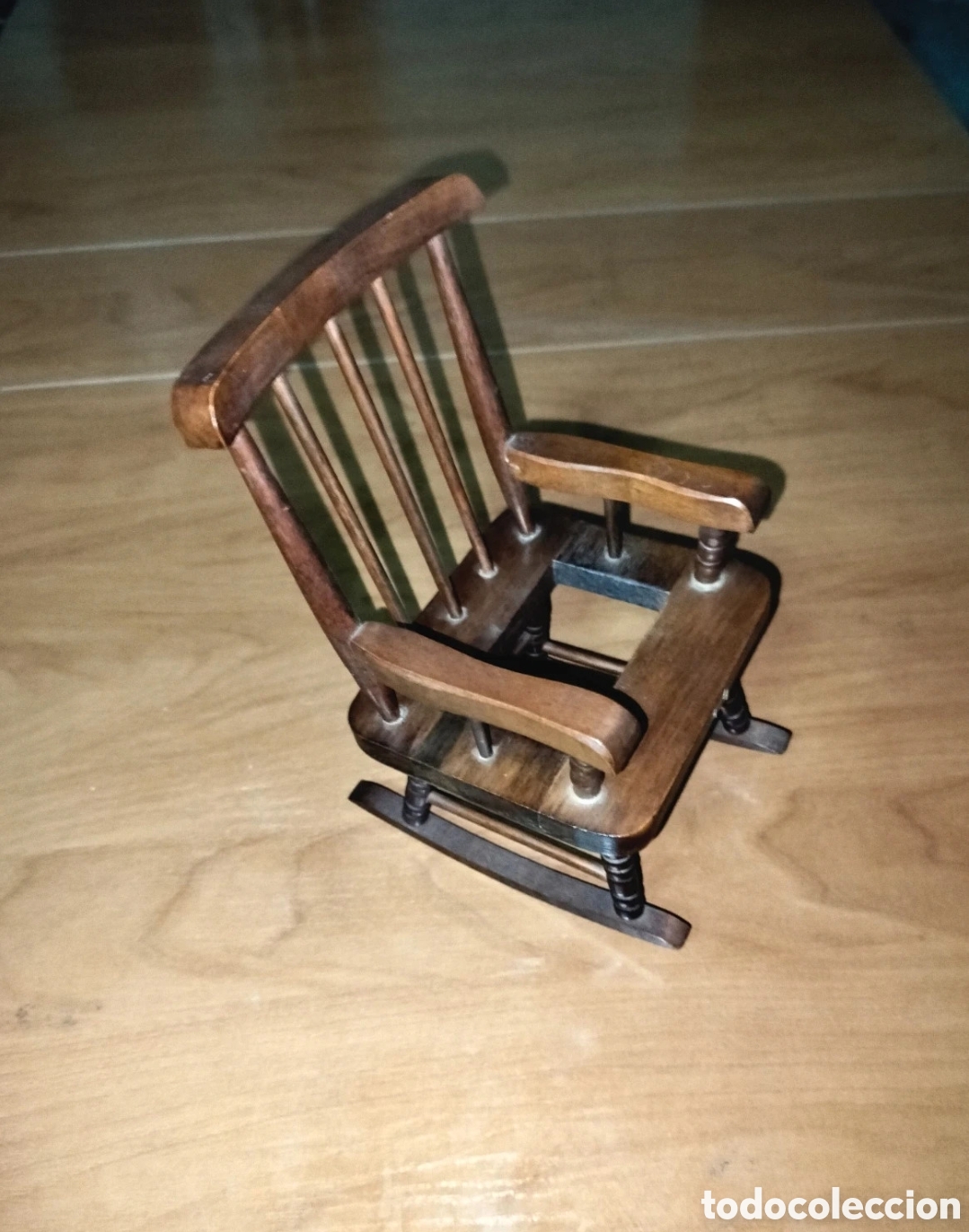 Artesan&iacute;a: Mecedora replica miniatura