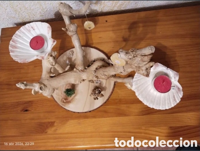 Artesan&iacute;a: Portavelas artesanal con conchas de vieira y madera natural
