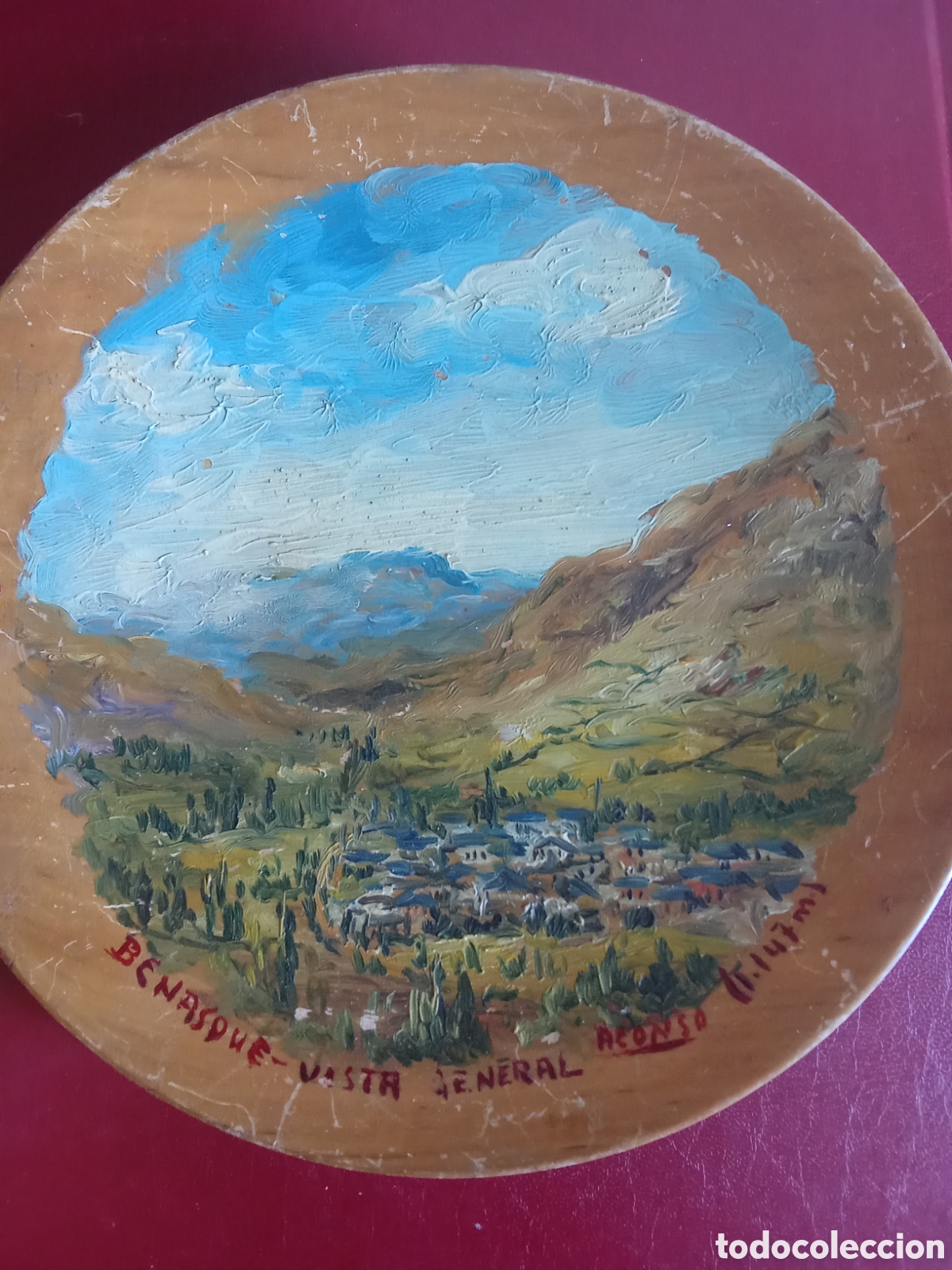 Artesan&iacute;a: Plato decorativo en madera pintada al oleo BENASQUE vista general JMJ