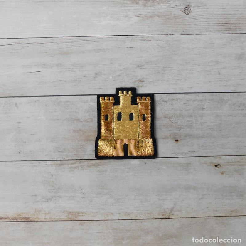 Kunsthandwerk: Castillo de oro bordado para ropa (coser)