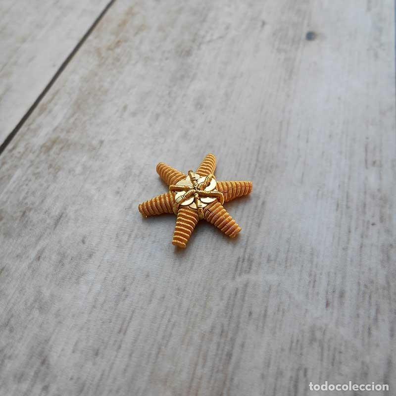 Artesan&iacute;a: Estrella bordada en canutillo dorado - Foto 2
