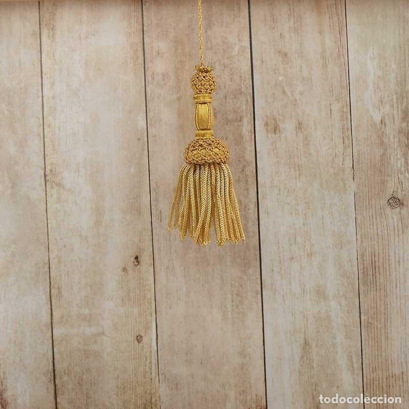 Kunsthandwerk: Borla de oro con fleco de canutillo de 10 cm