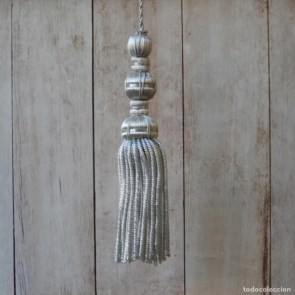 Artesan&iacute;a: Borla de plata con fleco de canutillo - Foto 1