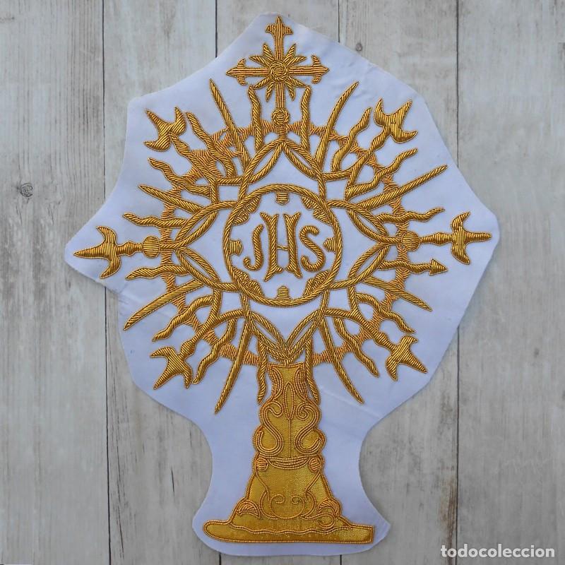 Artisanat: Bordado de custodia