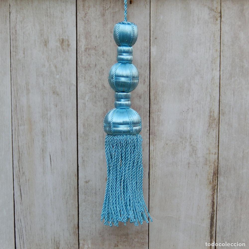 Artisanat: Borla de seda azul claro con fleco de rapacejo 18 cm