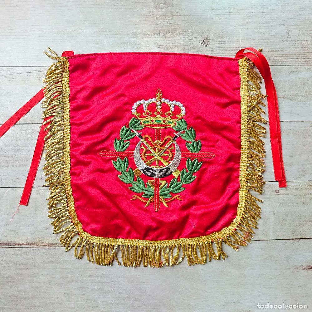 Artisanat: Bander&iacute;n bordado ceremonial (ej&eacute;rcito de tierra)