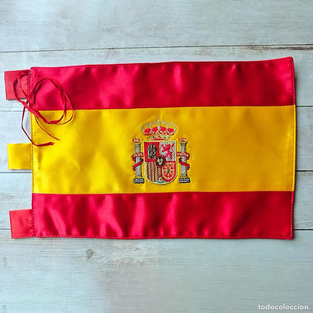 Artisanat: Bander&iacute;n de Espa&ntilde;a para sobremesa bordado a m&aacute;quina