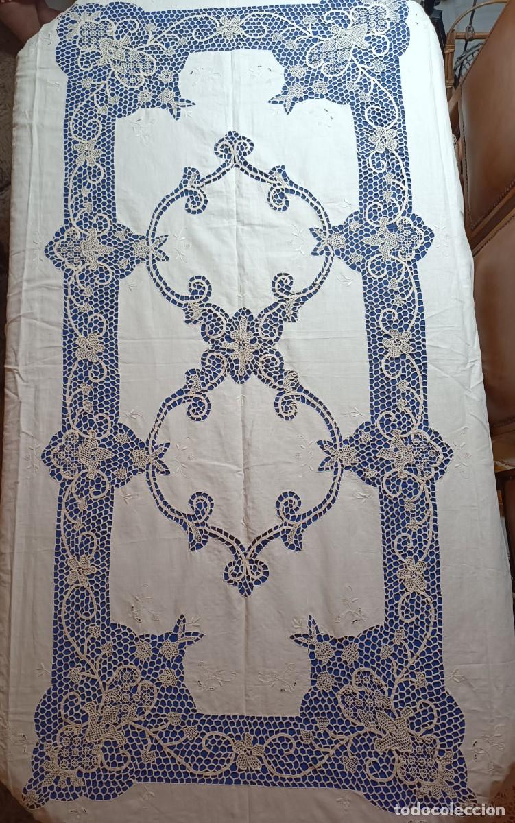 Artesan&iacute;a: Mantel antiguo de hilo y puntilla de Burano