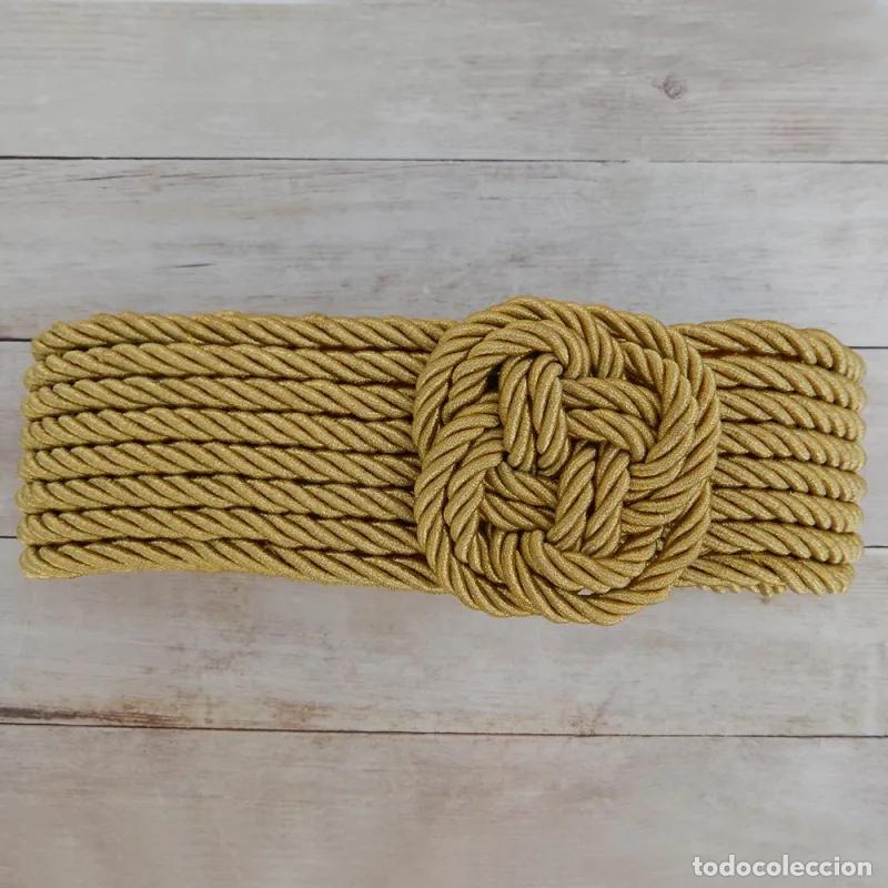 Artisanat: C&iacute;ngulo confeccionado de 98 cm