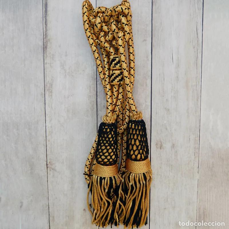 Handicraft: Cord&oacute;n de abogado de oro y negro