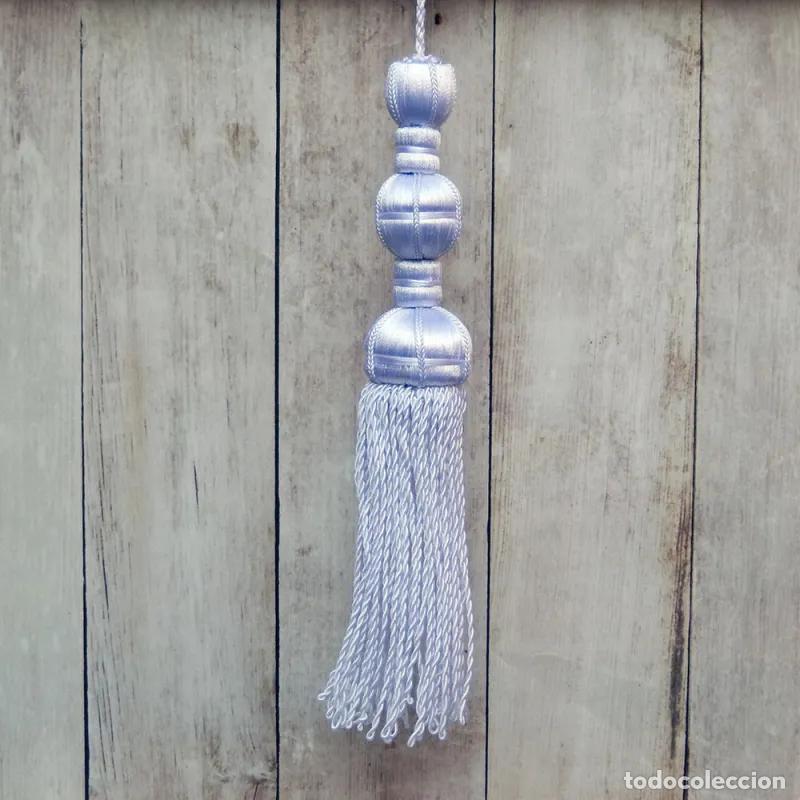 Handicraft: Borla de seda blanca con fleco de rapacejo 20 cm