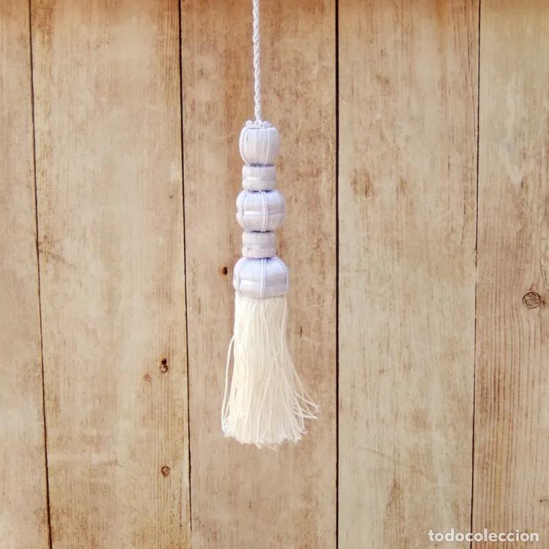 Handicraft: Borla de seda blanca 12 cm