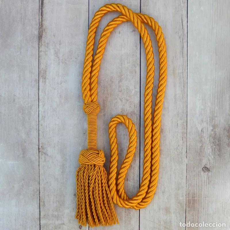 Handicraft: C&iacute;ngulo de Oro y Soga de Cuello con Borlas 5 cm