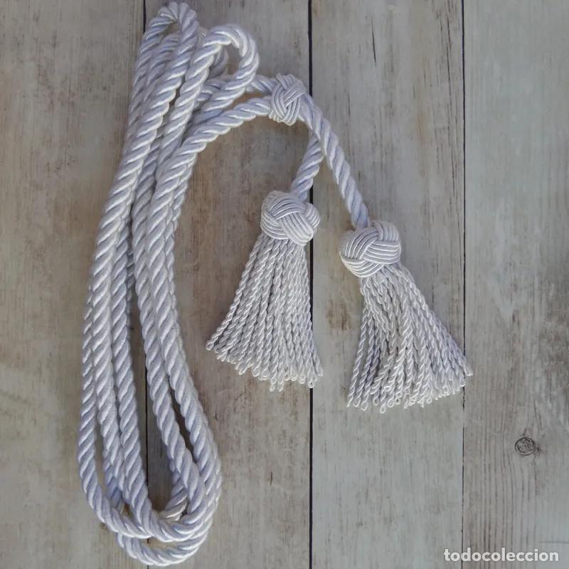 Handicraft: C&iacute;ngulo de seda blanca 3 m