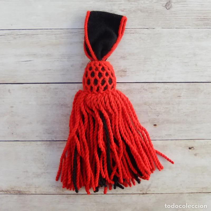 Handicraft: Borl&oacute;n de seda roja 23 cm fabricada mano para bandas