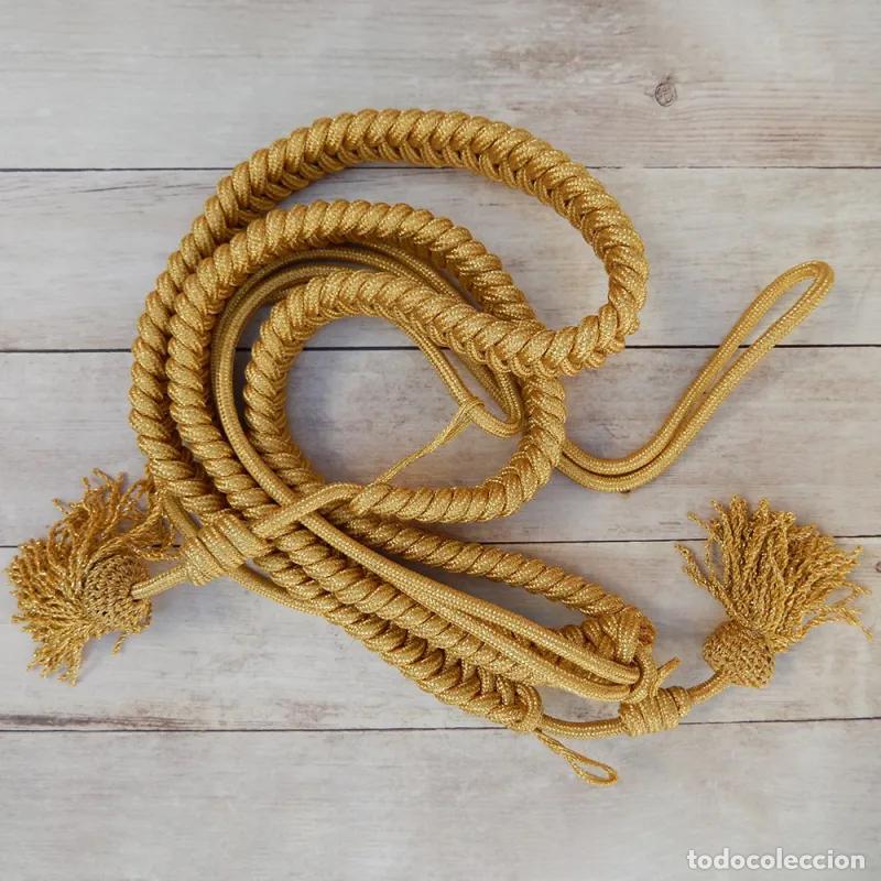 Handicraft: Cord&oacute;n de oro con borlas de gala con fleco de rapacejo