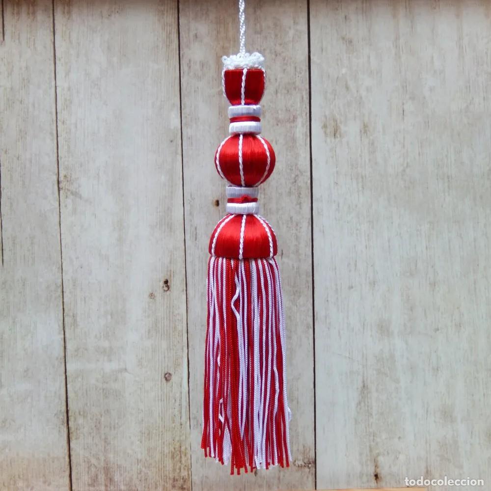 Artesan&iacute;a: Borla de Seda Roja y Blanca de 18 cm